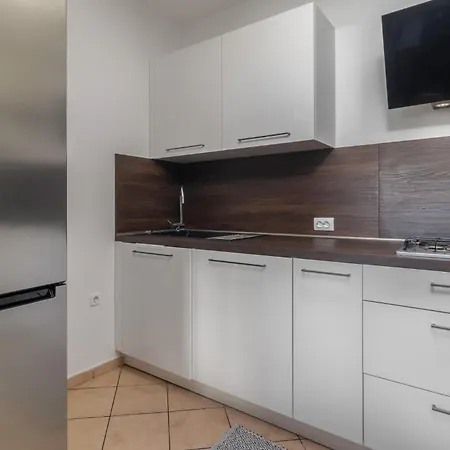 2 Bedroom Lovely In Kostrena