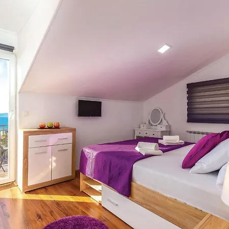 2 Bedroom Lovely In Apartmán Kostrena