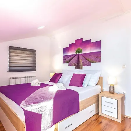 2 Bedroom Lovely In Kostrena