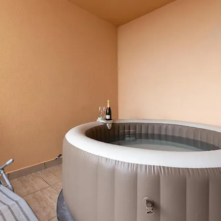 Apartmán 2 Bedroom Lovely In