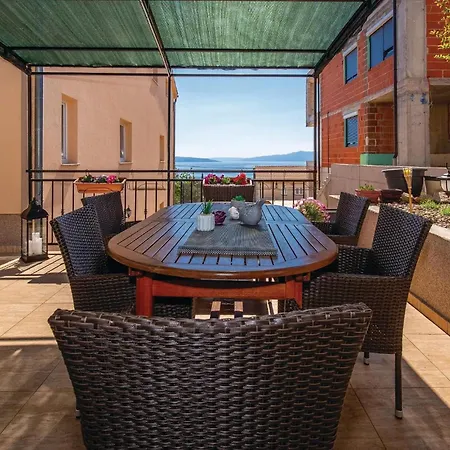 Apartmán 2 Bedroom Lovely In Kostrena