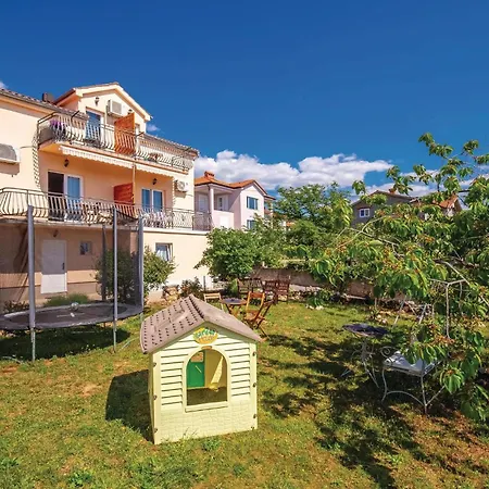 2 Bedroom Lovely In